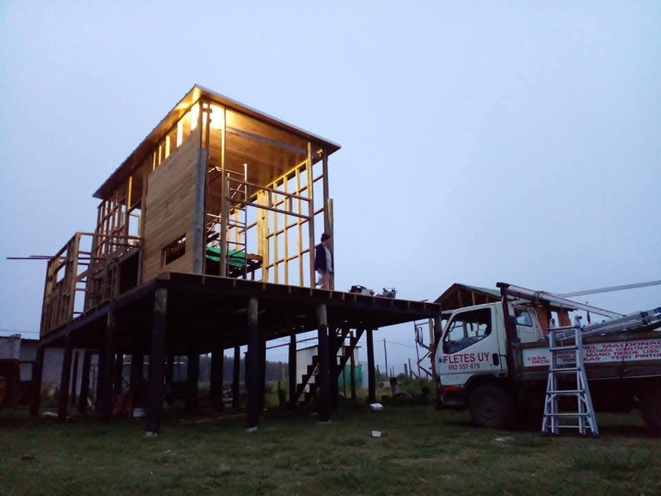 Casa en Isopanel construida por Santiago Techera